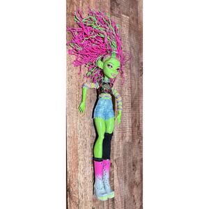 Monster High G3 Venus McFlytrap Core Fashion Doll Gen 3